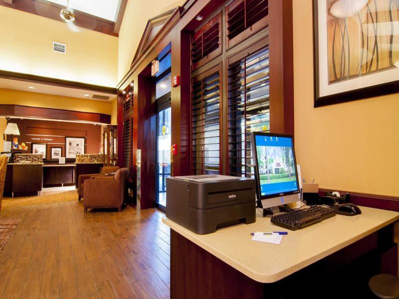 Hampton Inn & Suites Tampa-North Экстерьер фото